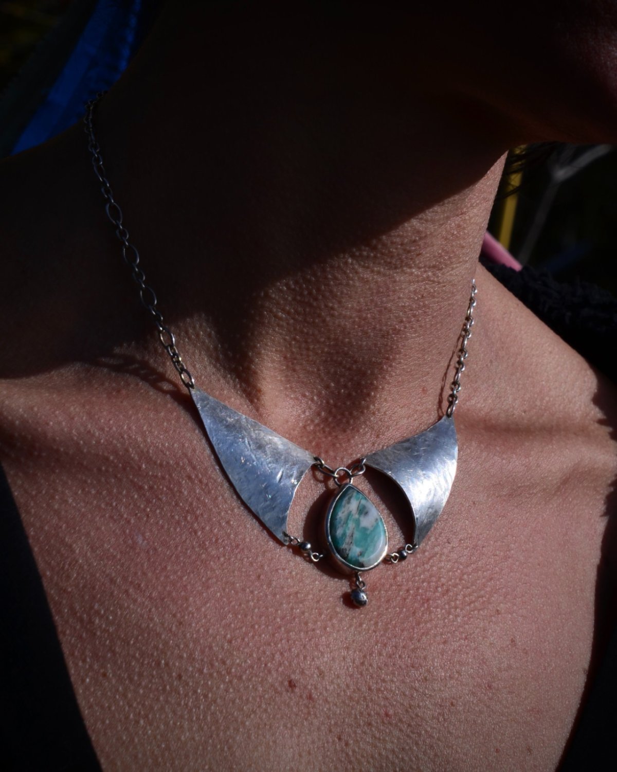 Malacchite avec inclusions de chalcopyrite (provenance Suisse)